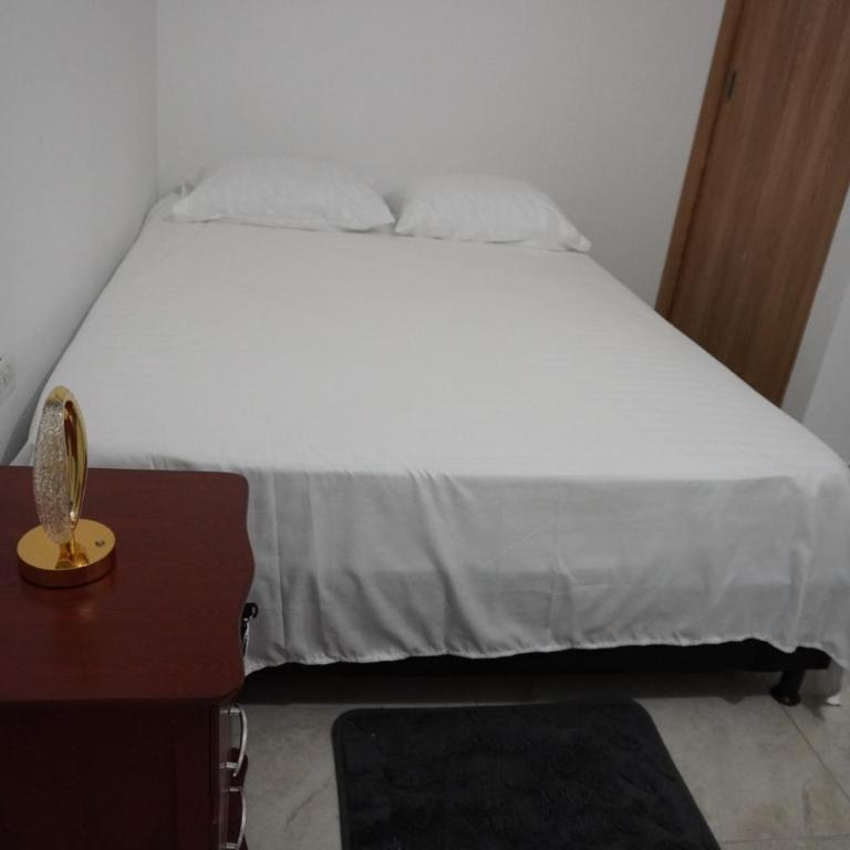 Acogedor loft con vista panorámica en Medellín - Three-Bedroom Apartment - 42