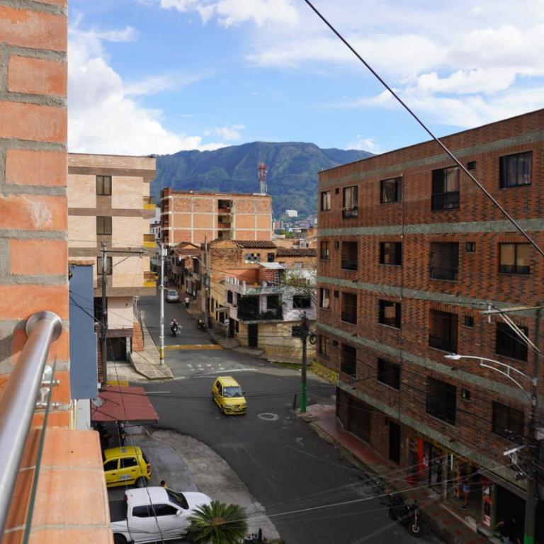 Acogedor loft con vista panorámica en Medellín - Three-Bedroom Apartment - 30