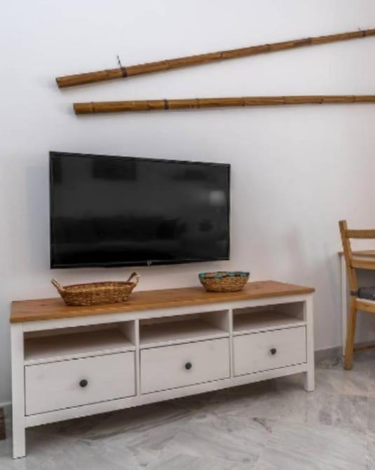 La casa de Lucy - Two-Bedroom Apartment with Balcony - 12