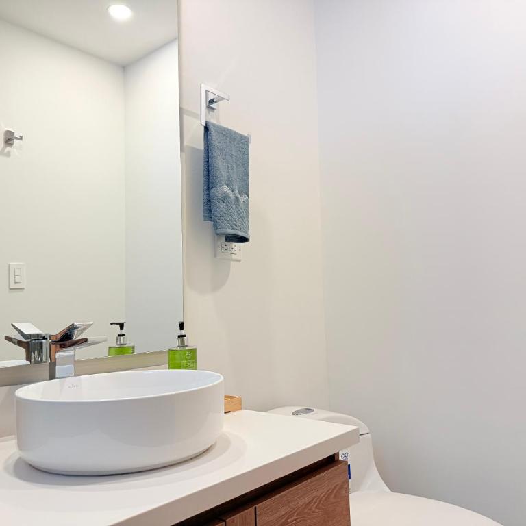 Premium Apartment - Beachfront - Luxury condo - Two-Bedroom Deluxe Apartment with Ocean View - 13