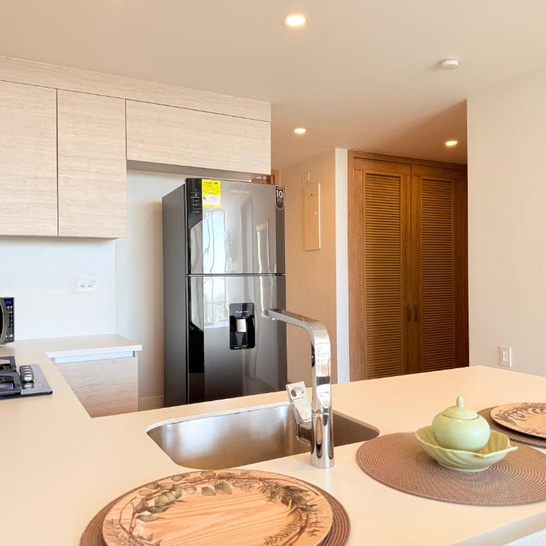 Premium Apartment - Beachfront - Luxury condo - Two-Bedroom Deluxe Apartment with Ocean View - 8