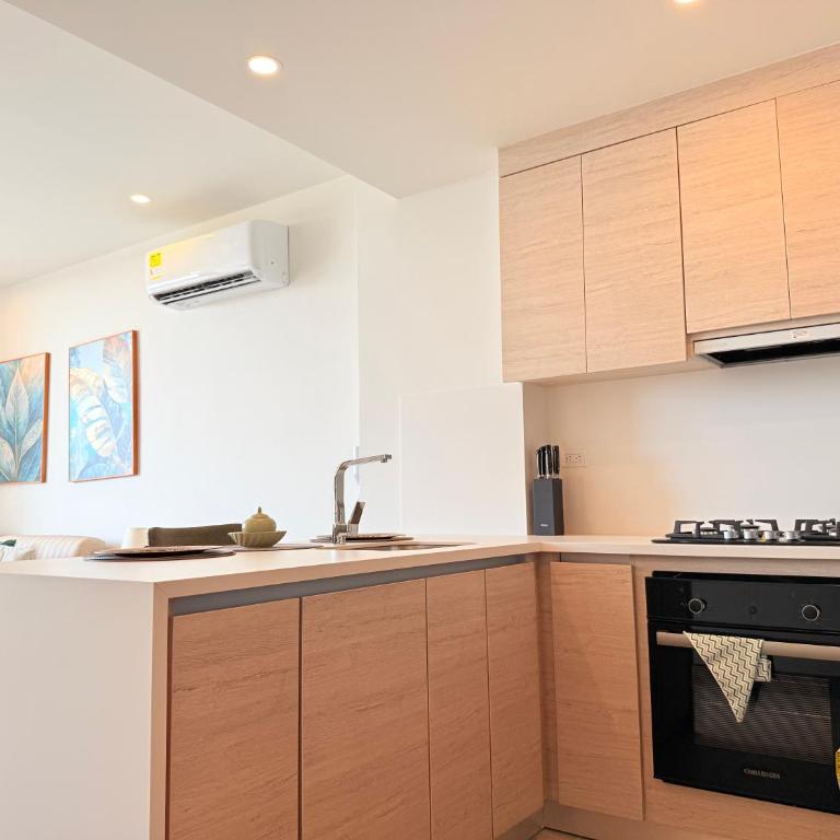 Premium Apartment - Beachfront - Luxury condo - Two-Bedroom Deluxe Apartment with Ocean View - 9