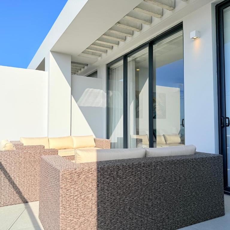 Premium Apartment - Beachfront - Luxury condo - Two-Bedroom Deluxe Apartment with Ocean View - 23