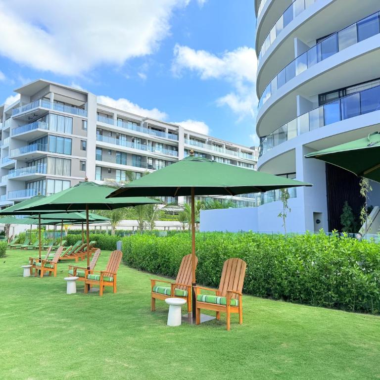 Premium Apartment - Beachfront - Luxury condo - Two-Bedroom Deluxe Apartment with Ocean View - 63