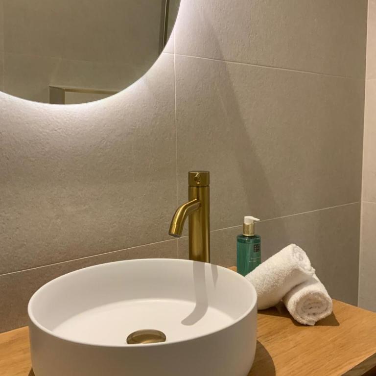 Luxury Beachfront "Felicità" Sea View 6 Guests - Three-Bedroom Apartment - 30