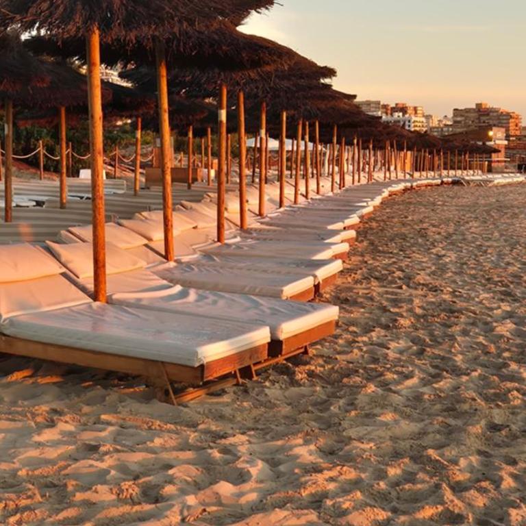 Luxury Beachfront "Felicità" Sea View 6 Guests - Three-Bedroom Apartment - 32