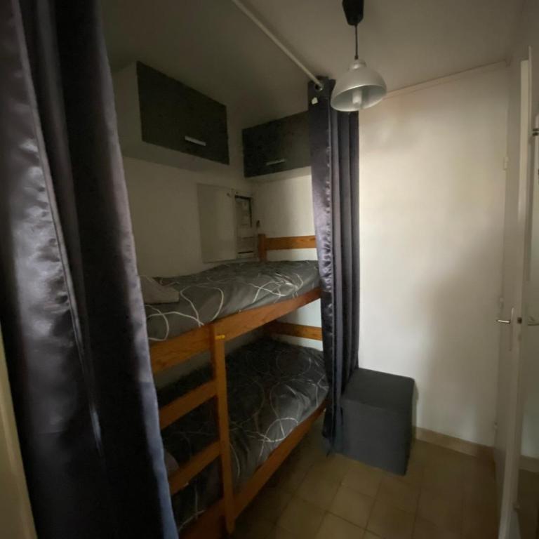 Appartement Vue Port & Parking Privé - 5 min Plage - Appartement 1 Chambre - 5