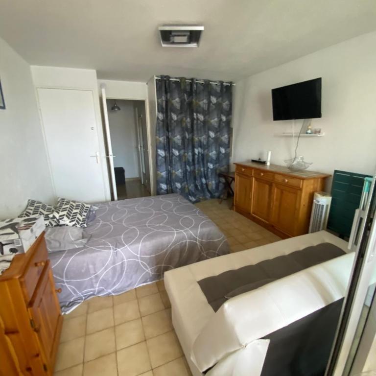 Appartement Vue Port & Parking Privé - 5 min Plage - Appartement 1 Chambre - 3