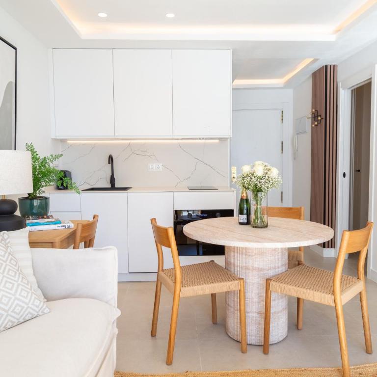 Boutique Apartment with Sun Terrace & Sea Views - Apartamento de 2 dormitorios con terraza y vistas al mar - 1