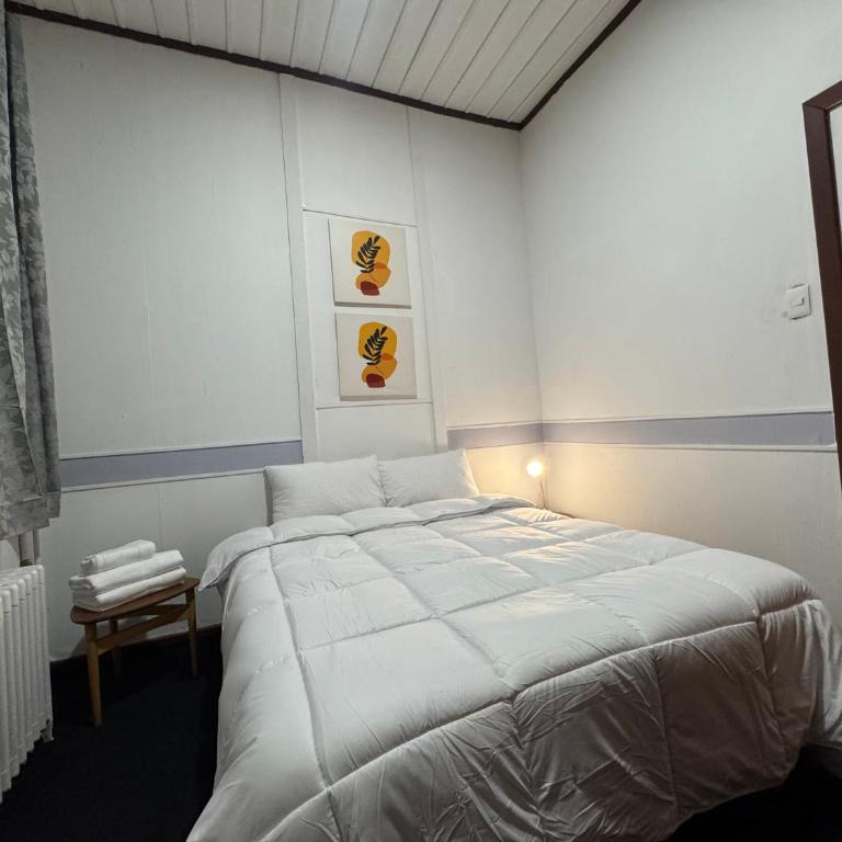 Travels Hotel - Double Room - 4