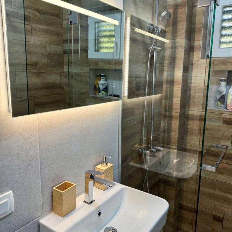Red House Apartment - Two-Bedroom Apartment - 12