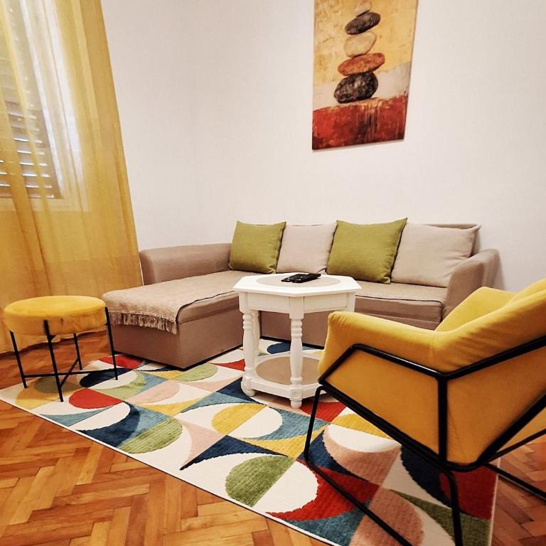 Red House Apartment - Two-Bedroom Apartment - 8