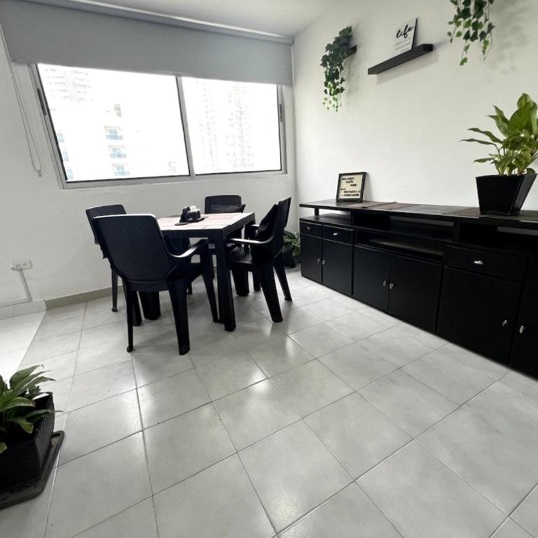 1401 Apartamento con AC, Piscina y Cerca Playa - Two-Bedroom Apartment - 4