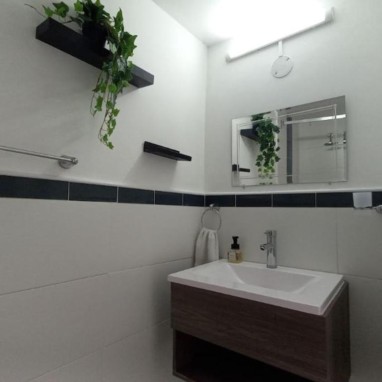 1401 Apartamento con AC, Piscina y Cerca Playa - Two-Bedroom Apartment - 10