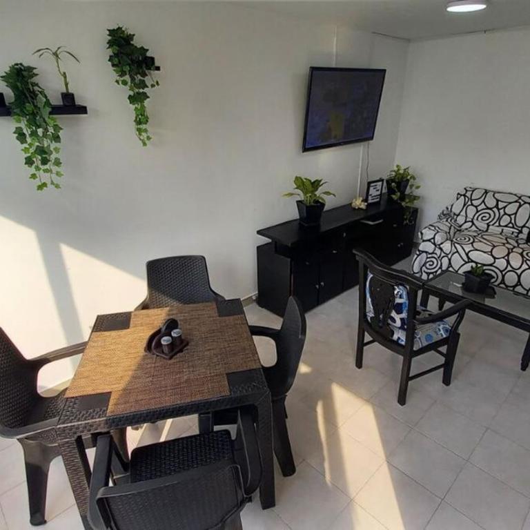 1401 Apartamento con AC, Piscina y Cerca Playa - Two-Bedroom Apartment - 25