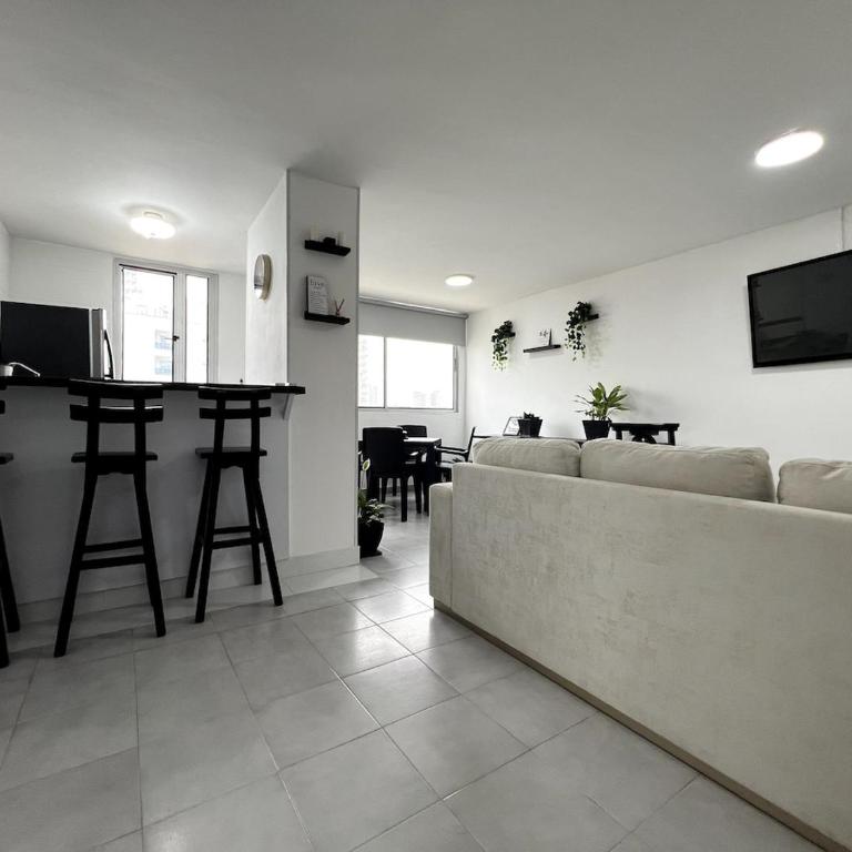 1401 Apartamento con AC, Piscina y Cerca Playa - Two-Bedroom Apartment - 34