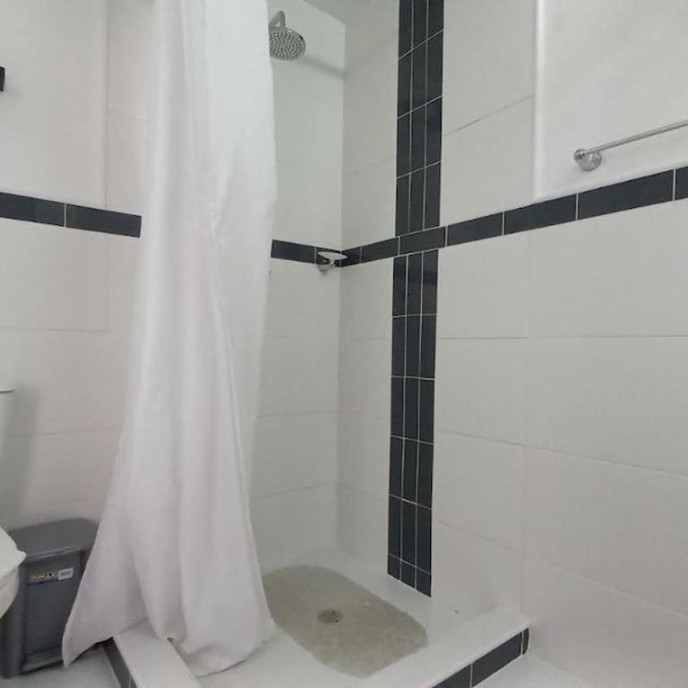 1401 Apartamento con AC, Piscina y Cerca Playa - Two-Bedroom Apartment - 44