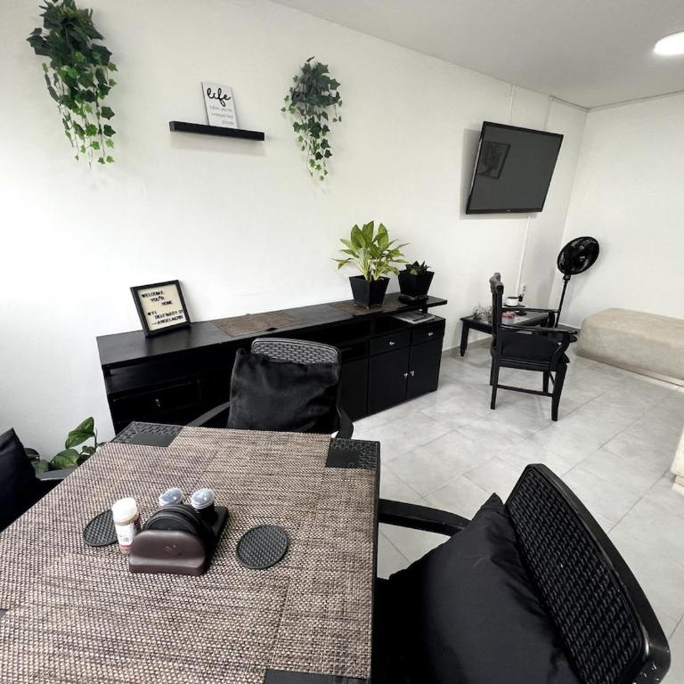 1401 Apartamento con AC, Piscina y Cerca Playa - Two-Bedroom Apartment - 69