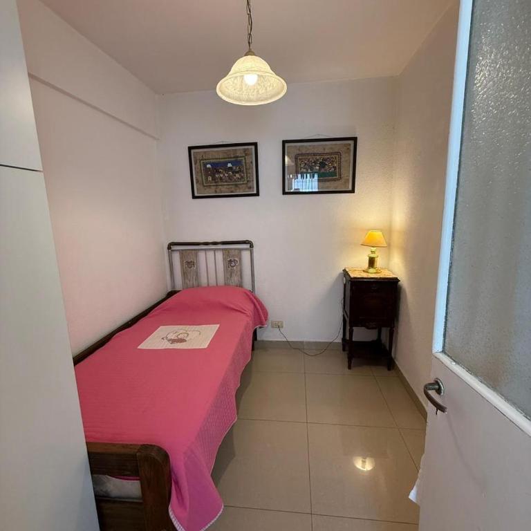 Depto 4 ambientes con Balcón - Three-Bedroom Apartment - 20