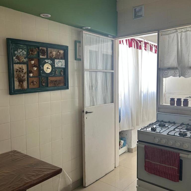 Depto 4 ambientes con Balcón - Three-Bedroom Apartment - 19