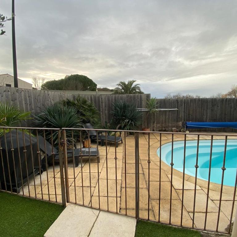L'Échappée Belle 3 étoiles - Piscine, Jardin et Pool-house - Proche Cité - Three-Bedroom Villa - 32