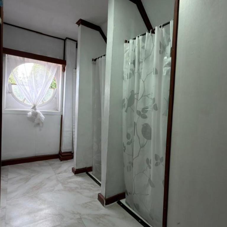 Travels Hotel - Family Room with Shared Bathroom - 2