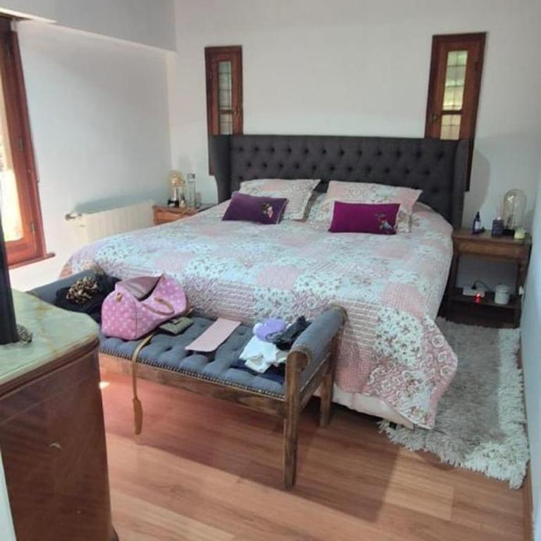Masones - Five-Bedroom House - 1
