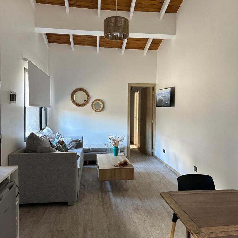Apartamento hasta 4 personas con jardin, parrilla y, estacionamiento gratuito Ubicado cerca de la ciudad y, a 20 minutos del cerro Catedral - Apartamento con vistas al jardín - 20