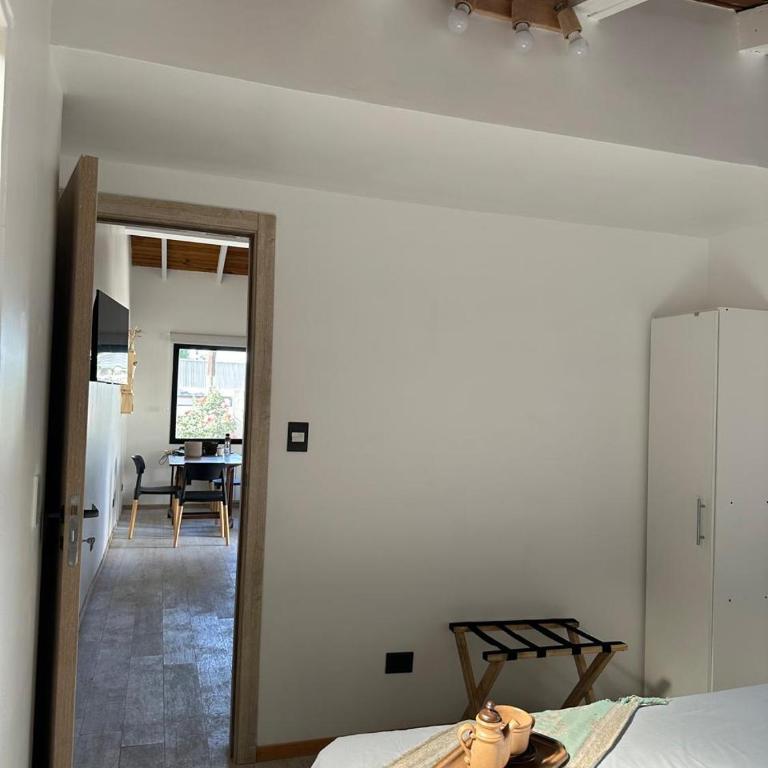 Apartamento hasta 4 personas con jardin, parrilla y, estacionamiento gratuito Ubicado cerca de la ciudad y, a 20 minutos del cerro Catedral - Apartamento con vistas al jardín - 21