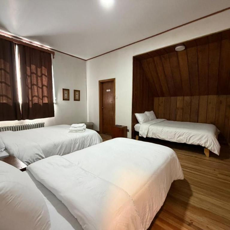 Travels Hotel - Family Room - 3