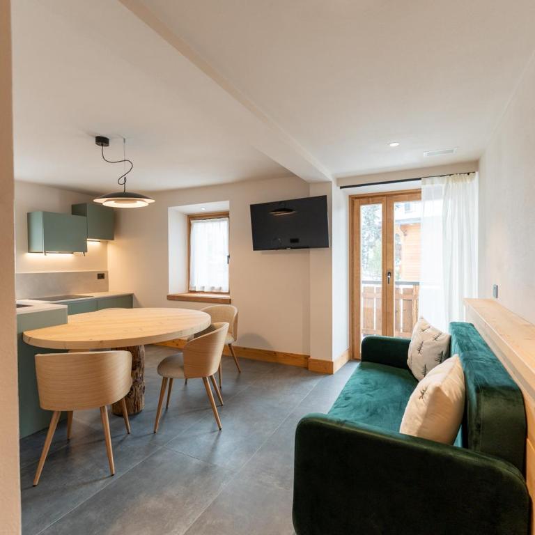 Angolo Alpino Bles - Three-Bedroom Apartment - 1