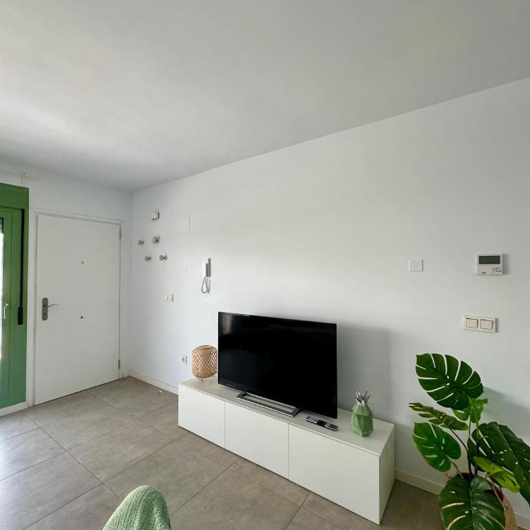 OCEAN APARTAMENT !! 1ª Línea del Mar, piscina, parking, wifi - Apartamento de 2 dormitorios - 2