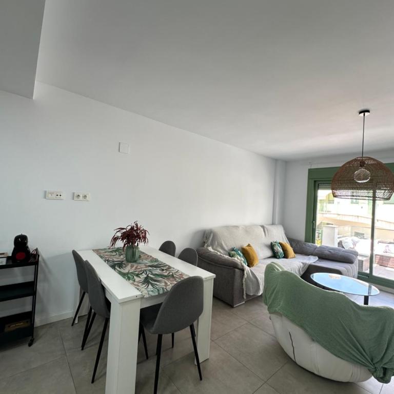 OCEAN APARTAMENT !! 1ª Línea del Mar, piscina, parking, wifi - Apartamento de 2 dormitorios - 11