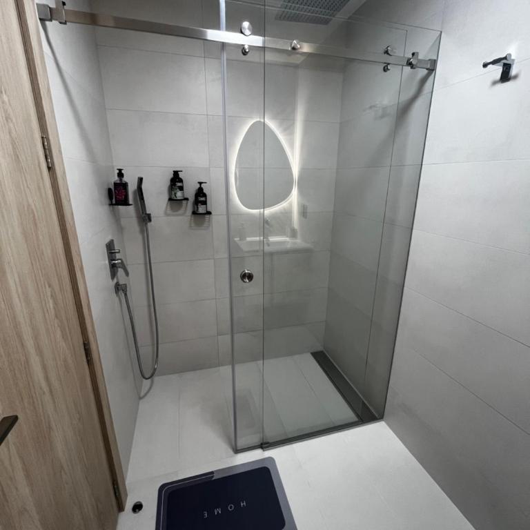 Suite ejecutiva - Trabajo y Descanso - Exclusividad y Lujo - Sector La Carolina, Quito - One-Bedroom Apartment - 2