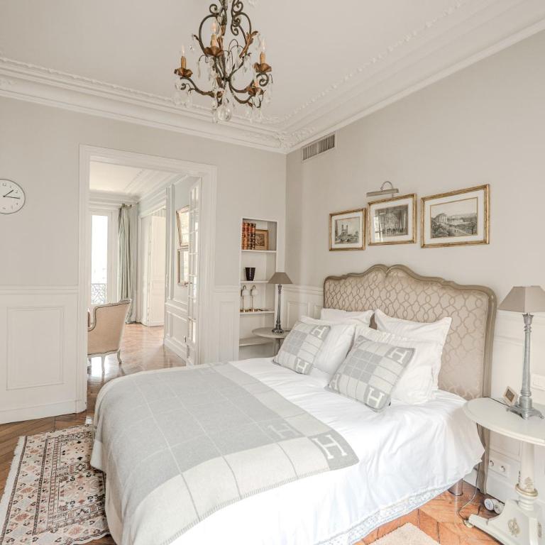 AC 3bds Apt with arc de triomphe view & terrace - Three-Bedroom Apartment with Balcony - 3