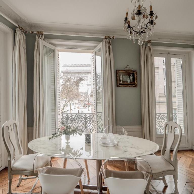 AC 3bds Apt with arc de triomphe view & terrace - Three-Bedroom Apartment with Balcony - 26