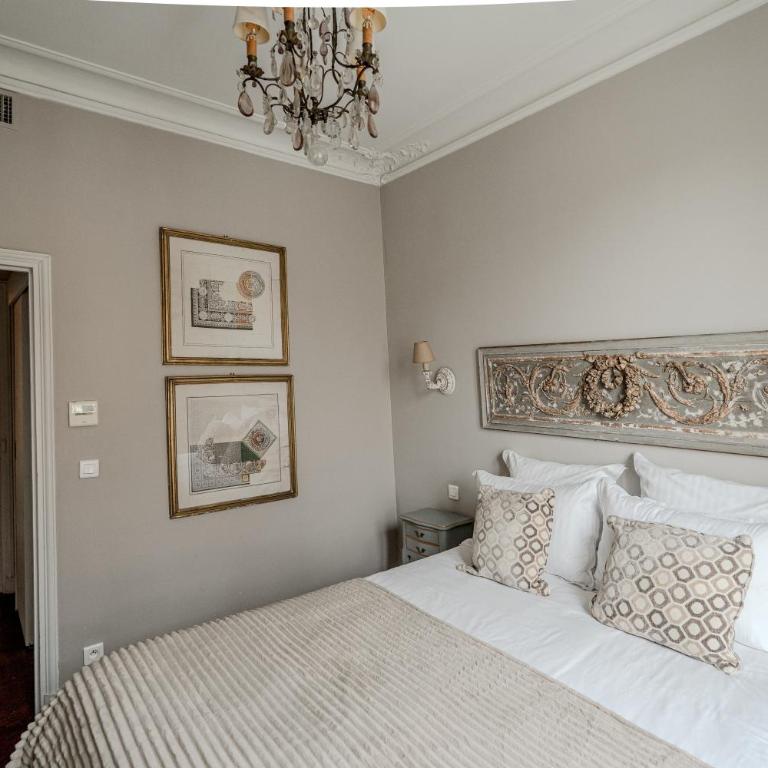 AC 3bds Apt with arc de triomphe view & terrace - Three-Bedroom Apartment with Balcony - 16