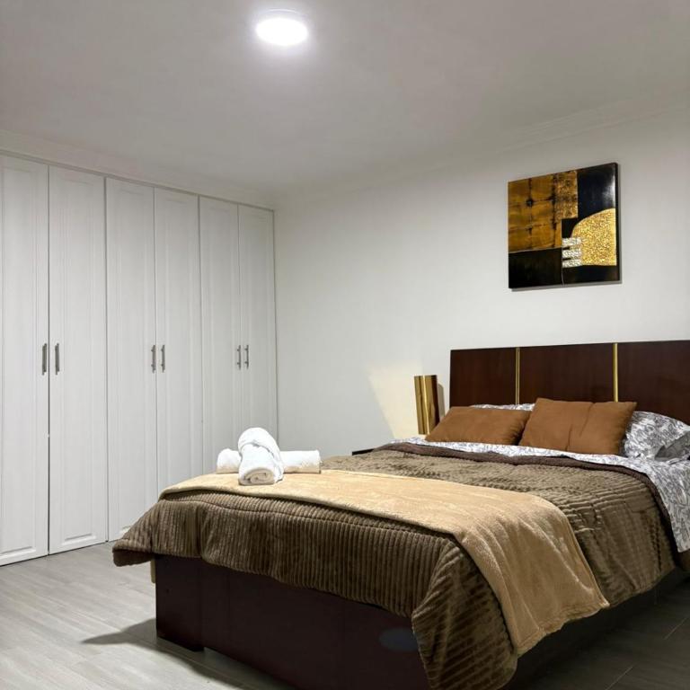 Casa Moderna en Loja - ideal para familias - Three-Bedroom House - 2
