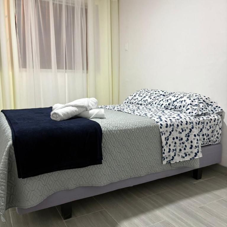 Casa Moderna en Loja - ideal para familias - Three-Bedroom House - 6