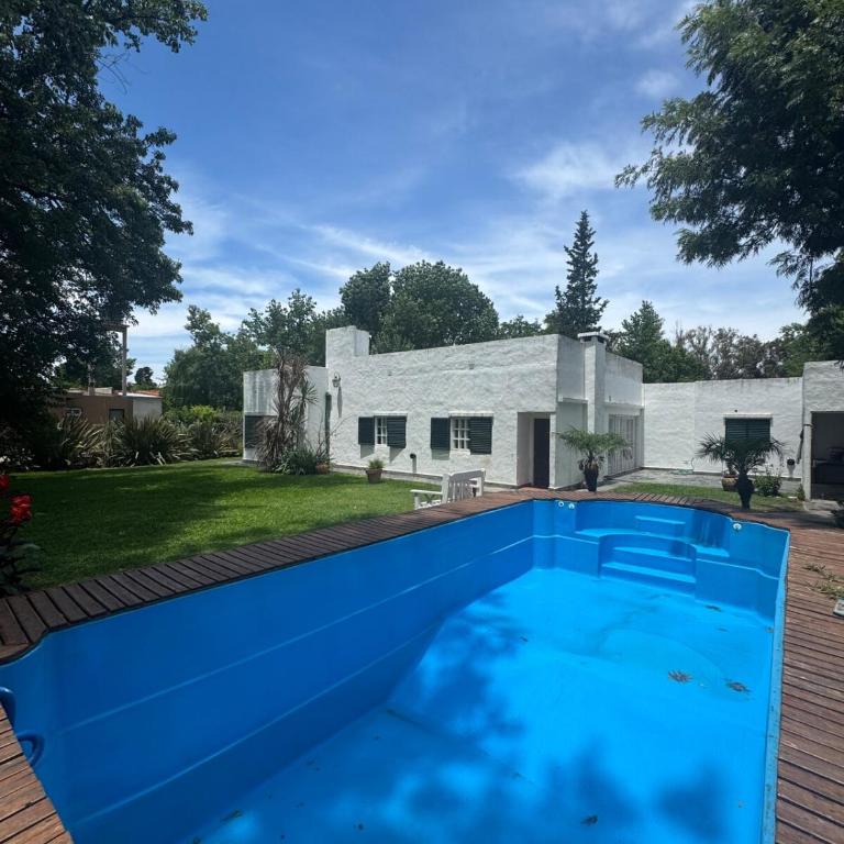 Casa quinta ideal para descansar - Three-Bedroom House - 1