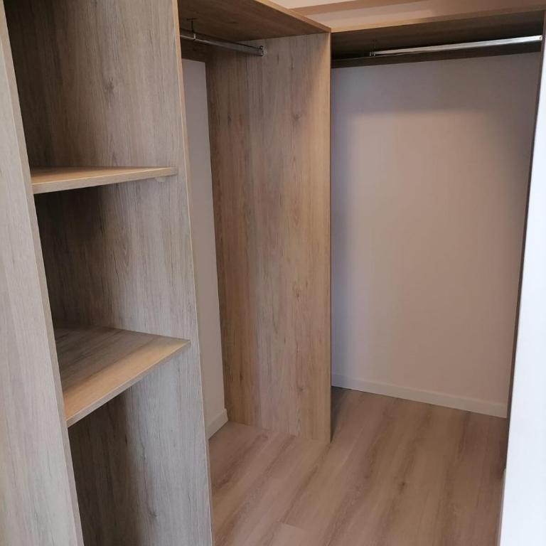 cozy apartment with swimming pool parking includ - Three-Bedroom Apartment - 7