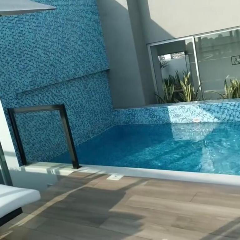 cozy apartment with swimming pool parking includ - Three-Bedroom Apartment - 9