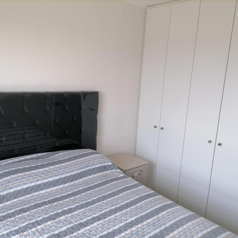 cozy apartment with swimming pool parking includ - Three-Bedroom Apartment - 11