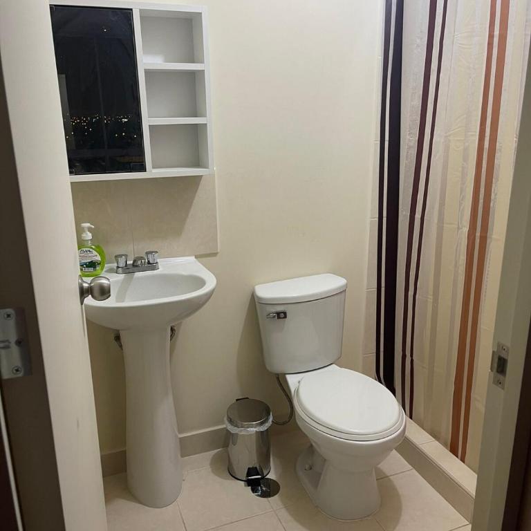 New Apartment near the airport with parking - Three-Bedroom Apartment - 6