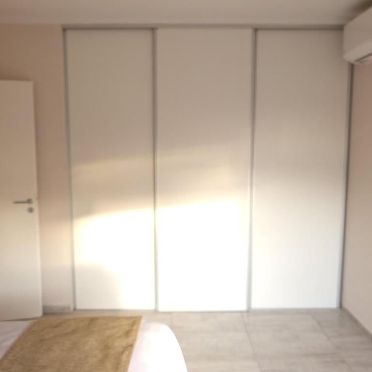 Carlos Paz - 3 Dormitorios con cochera - Zona céntrica residencial - Apartamento de 3 dormitorios - 3