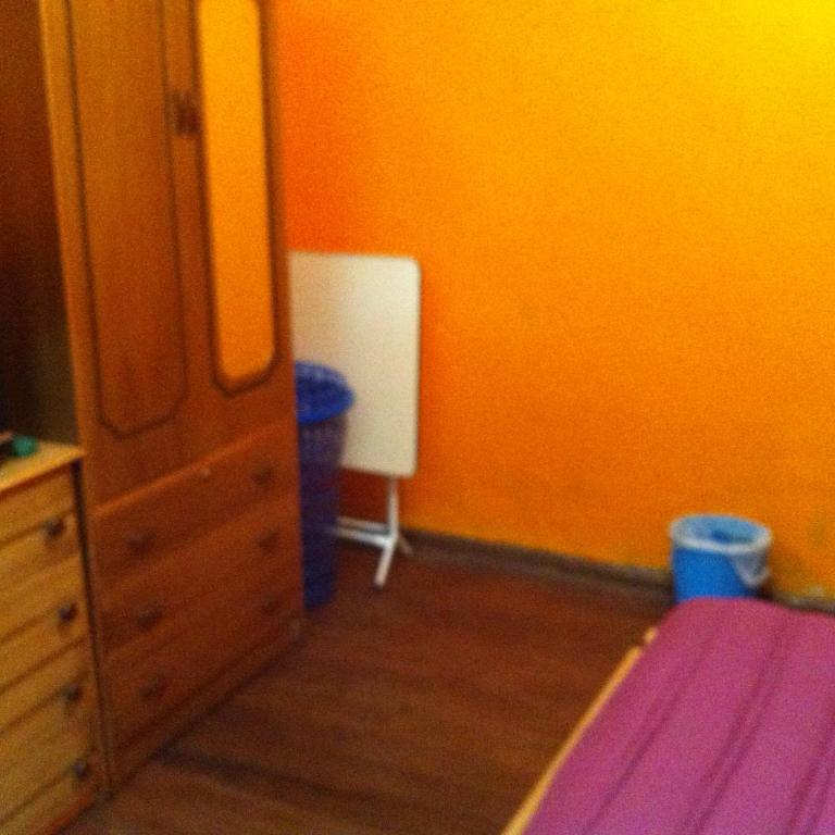 Hostal Tricontinental 2 - Standard Single Room with Shared Bathroom - 1