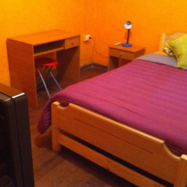 Hostal Tricontinental 2 - Standard Single Room with Shared Bathroom - 2