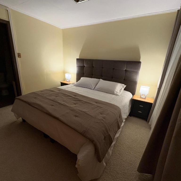 Hostal Mundet - Deluxe Double Room with Bath - 7