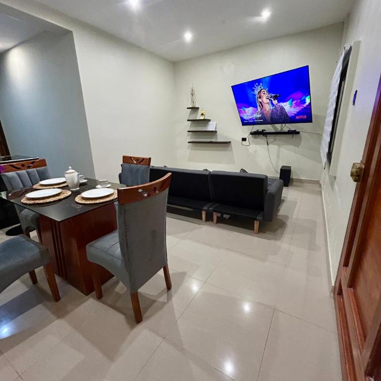 Casa Premium Iquitos 3 hab, 2 baños, Aire Acondicionado, Starlink y Cine para 6 huéspedes - Three-Bedroom House - 3
