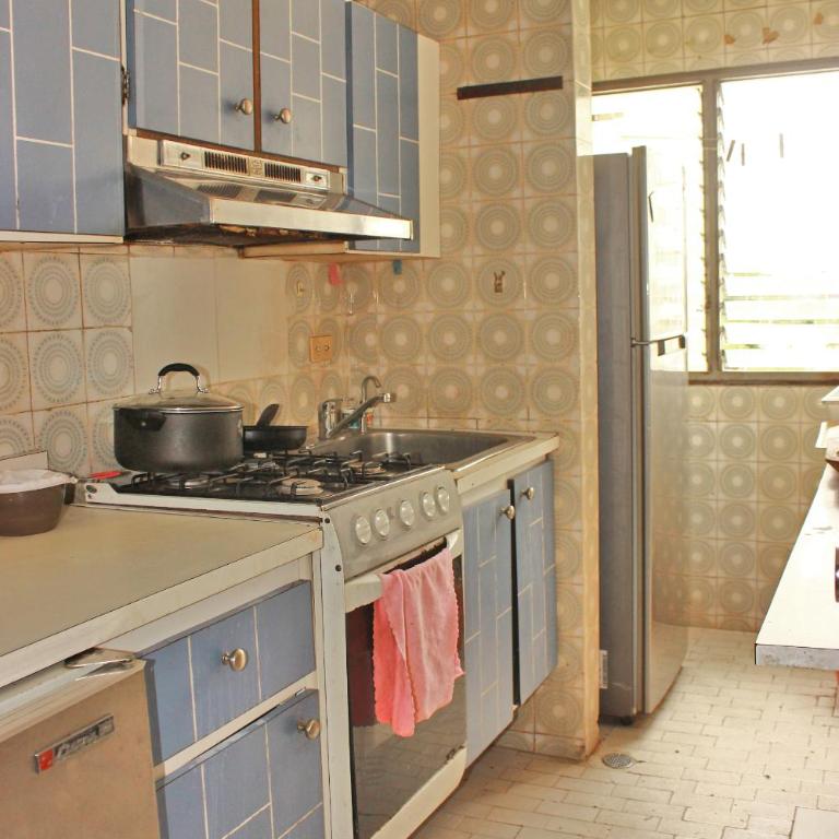 Plaza Venezuela - Two-Bedroom Apartment - 3